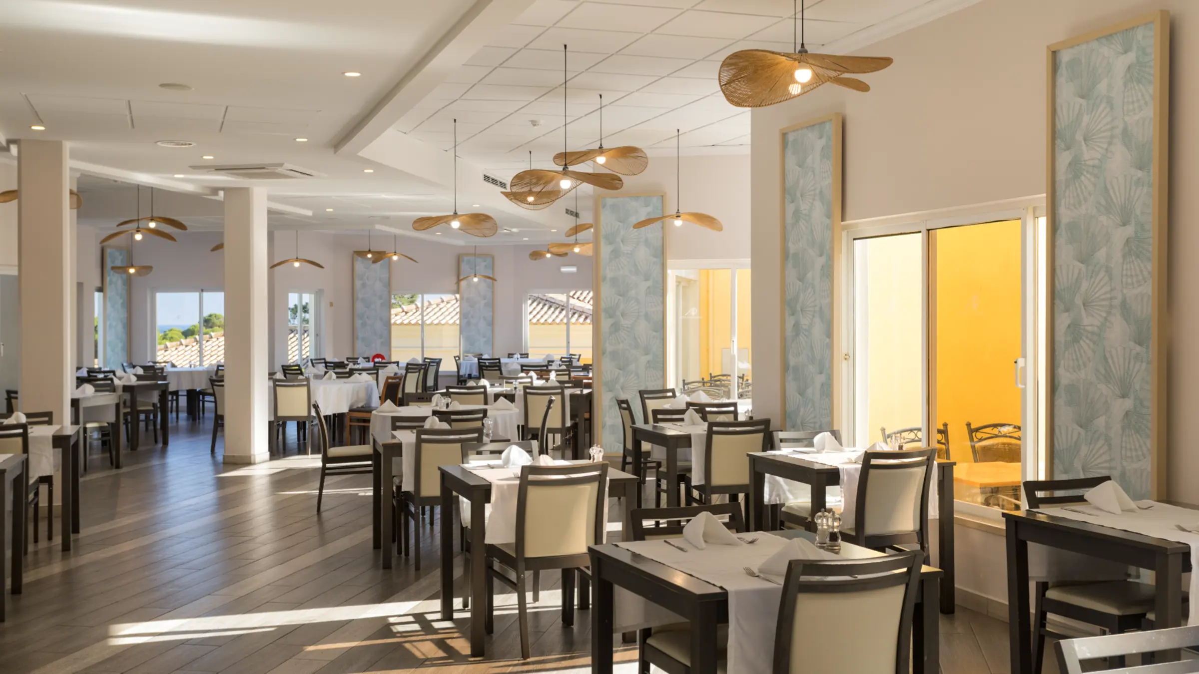 Restaurante Principal, Adriana Resort, mesas - P3P J. Paulo Pereira - Arquitetos & Associados